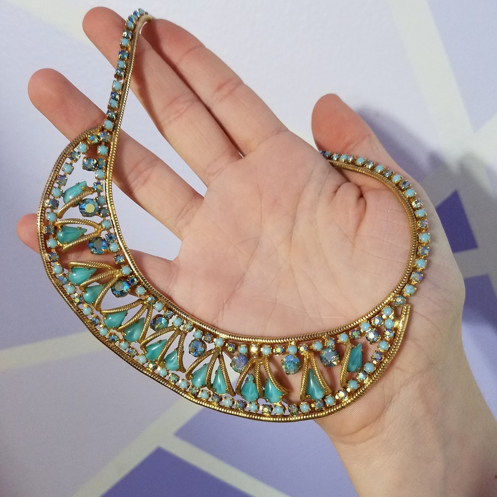 Vintage gold necklace